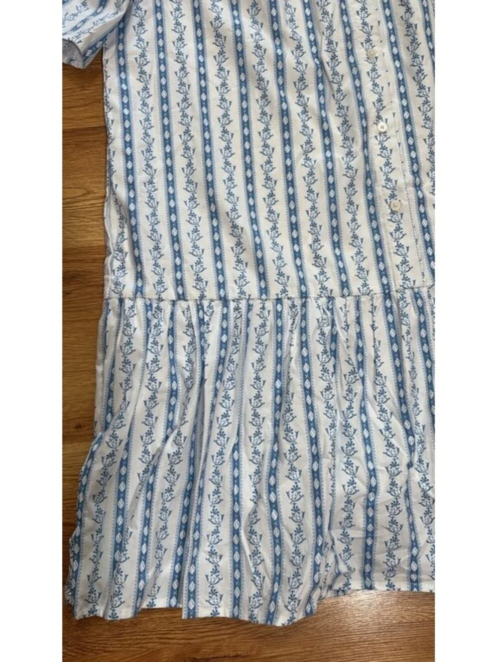 Universal Thread Button‑Front Dress – Blue Floral Stripe Size M - Picture 4 of 5